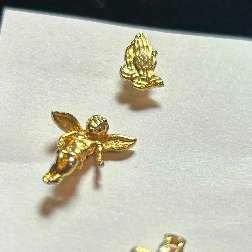 Angelic‎ brooches set